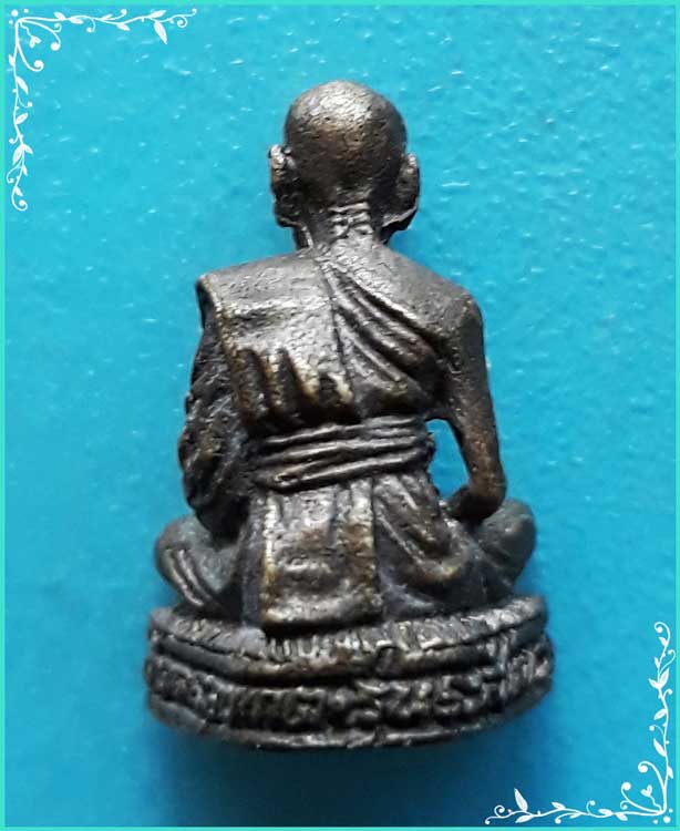 ..ลป.บุญตา วัดคลองเกตุ พระรูปหล่อ ลอยองค์ เนื้อทองแดง รุ่น ละสังขาร พิมพ์จิ๋ว..