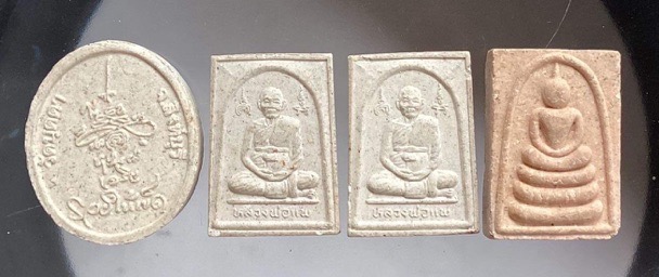 พระผงหลวงปู่บุดดา วัดกลางชูศรีเจริญสุข จ.สิงห์บุรี จำนวน4องค์