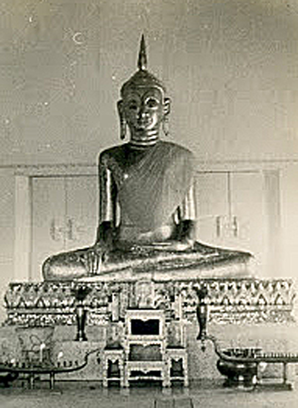 หลวงพ่อโต วัดยาง พระโขนง กทม. พิมพ์ใหญ่ เนื้อผง สวยๆราคาเบาๆ