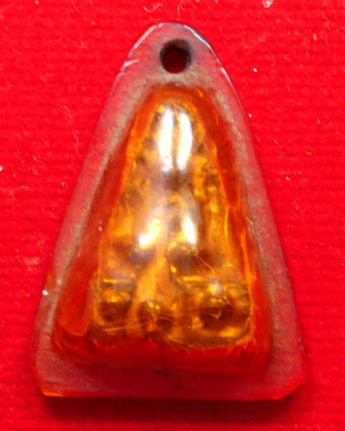  หลวงพ่อดำ วัดกุฎี เนื้อตะกั่วฝังเขี้ยวหมาป่า ปราจีนบุรี เนื้อตะกั่วถ้ำชา กรอบเดิม