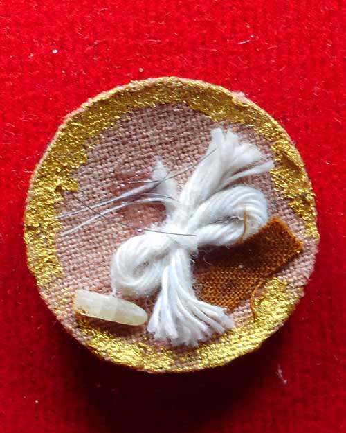  ล็อกเก็ตหลวงตามหาบัว รุ่นคุณนายพรสวรรค์ วัดป่าบ้านตาด จังหวัดอุดรธานี