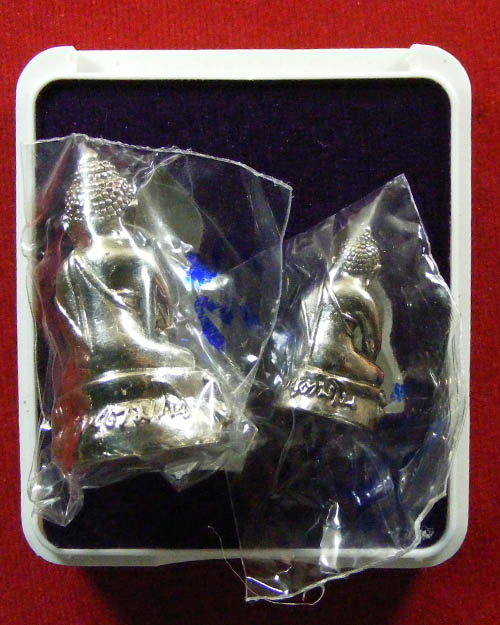  พระกริ่งรุ่นแรกเนื้ออัลปาก้า ๑ใน ๑๐๘ องค์ หลวงพ่อสุดใจ ทันตมโน วัดป่าบ้านตาด อุดรธานี 