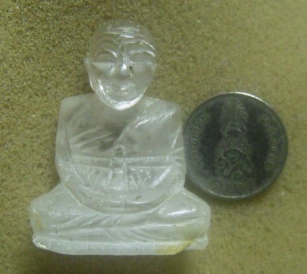 **วัดใจ**รูปเหมือนหลวงปู่ทวด เนื้อหินเขี้ยวหนุมานแกะ เก่าๆ ไม่ทราบที่**สวยๆ เชิญชมครับ