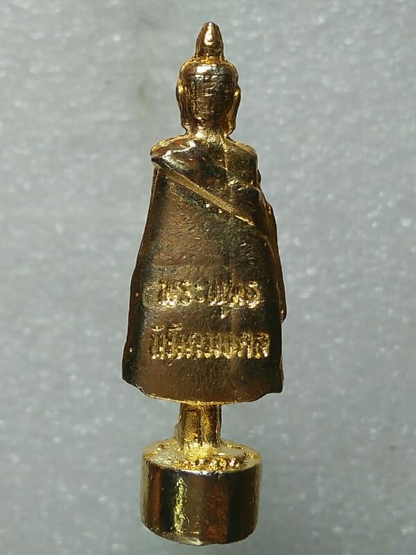 รูปหล่อพระพุทธ นิมิตมงคล วัดเขาแดง นครนายก