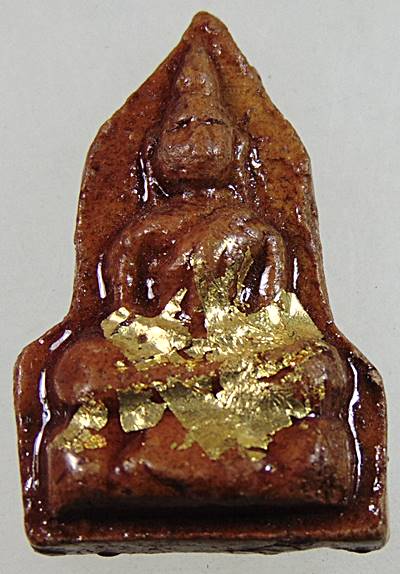 หลวงพ่อเณร ยุคต้น หลวงพ่อจวน วัดไก่เตี้ย จ สุพรรณบุรี เนื้อผงว่าน เคลือบแลคเกอร์ ปิดทอง