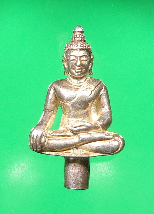 พระยอดธงเนื้อเงิน รุ่นแรก หลวงพ่อจำลอง วัดเจดีย์แดง อยุธยา ปี 2552