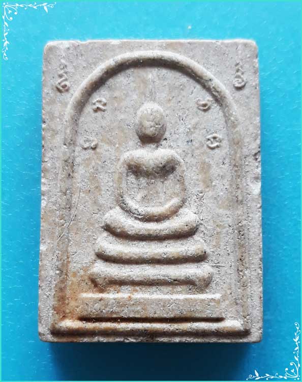 ..ลพ.บุญรอด วัดวังน้ำเขียว นฐ. พระสมเด็จ พิมพ์สามชั้น เนื้อผงเก่าๆ หลังพัดยศ รุ่น ฉลองสมณศักดิ์..