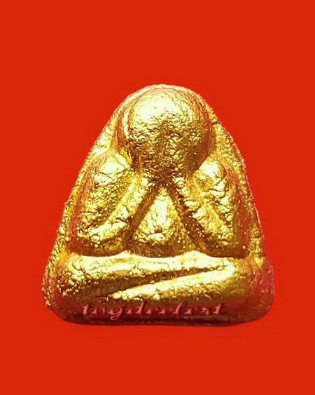 พระปิดตา หลวงพ่อเล็ก วัดสันติคิรีศรีบรมธาตุ(วัดเขาดิน) จ.กาญจนบุรี พิมพ์กรรมการปิดทองเดิม สวยมากค่ะ