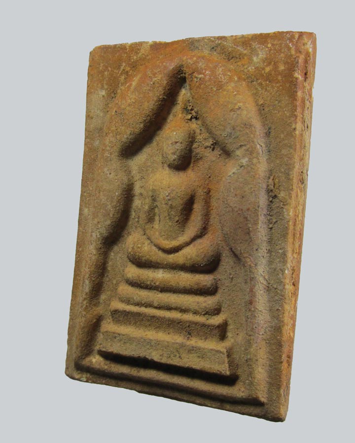 พระพิมพ์สมเด็จแหวกม่าน หลวงปู่นิล วัดครบุรี จ.นครราชสีมา 