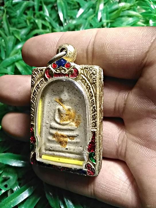 พระสมเด็จ ด้านหลังพระคาถาชินบัญชร ฉบับเต็ม จาลึกพิเศษ องค์กรรมการรมีจีวรหลวงปู่แหวน