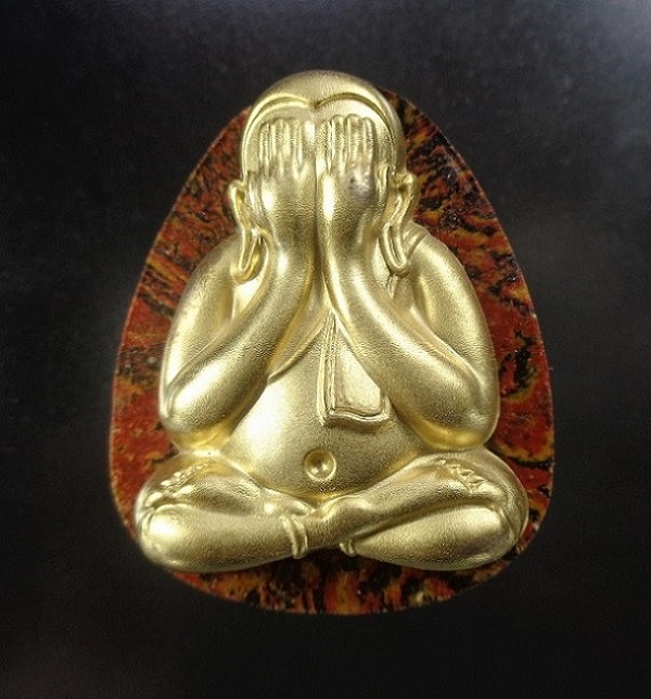 พระผงปิดตาพิมพ์ใหญ่ หลวงปู่โต๊ะ ออกวัดถ้ำสิงโตทอง จ.ราชบุรี เนื้อก้นครก รุ่น ๙ นะ เนื้อก้นครกหน้ากาก