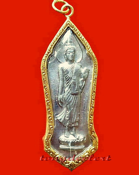 พระลีลา 25 พุทธศตวรรษ เนื้อชิน เลี่ยมเดิมตราธรรมจักร บล็อคพระศกจุด สวยมากค่ะ