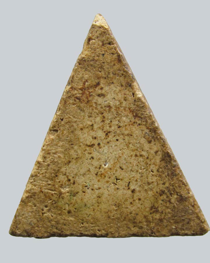 พระผงสามเหลี่ยม วัดบางด้วน หลวงปู่เผือกปลุกเสกพิธีใหญ่ ปี 2493 จ.สมุทรปราการ