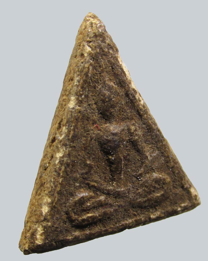 พระผงสามเหลี่ยม วัดบางด้วน หลวงปู่เผือกปลุกเสกพิธีใหญ่ ปี 2493 จ.สมุทรปราการ