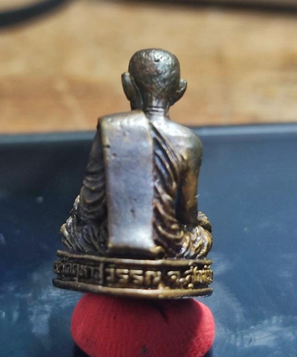 รูปหล่อหลวงพ่อห้อม วัดคูหาสุวรรณ ปี 2529 จังหวัดสุโขทัย  พระสวยเดิมๆ