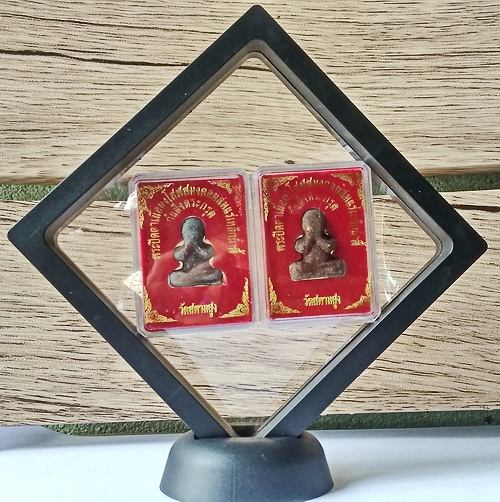 พระปิดตาเนื้อผงโสฬสมงคลผสมแร่เหล็กน้ำพี้ ก้นฝังตะกรุด หลวงปู่เอี่ยม วัดสพานสูง นนทบุรี...(๒) 