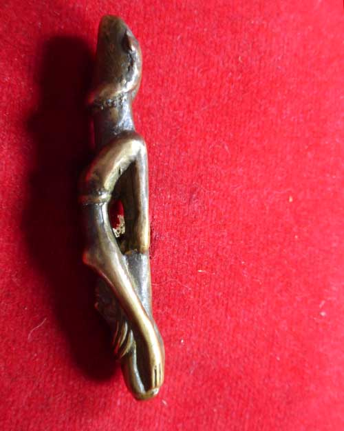   ปลัดขิกเนื้อโลหะ ไม่ทราบที่