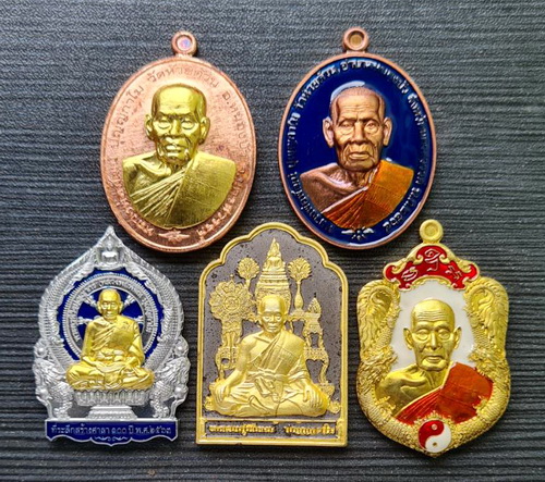 เคาะแรกแดง..คละรุ่น คละเนื้อ ชุดที่ ๑..รวม ๕ เหรียญ..ลพ.พัฒน์ วัดห้วยด้วน จ.นครสวรรค์ / จัดส่ง ems