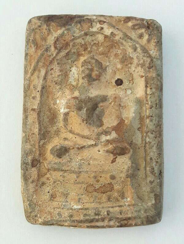 พระไม่ทราบที่ เคาะเดียว