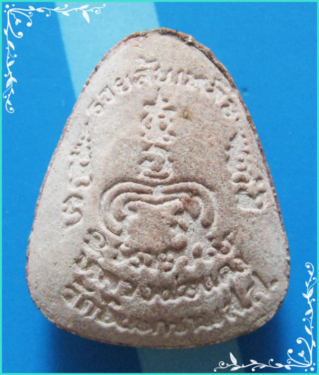 ..วัดอินทาราม สค. พระปิดตามหาลาภ เนื้อผงเก่าๆ เนื้อผงผสมชานหมาก หลังยันต์ โรยมงตะไบ..