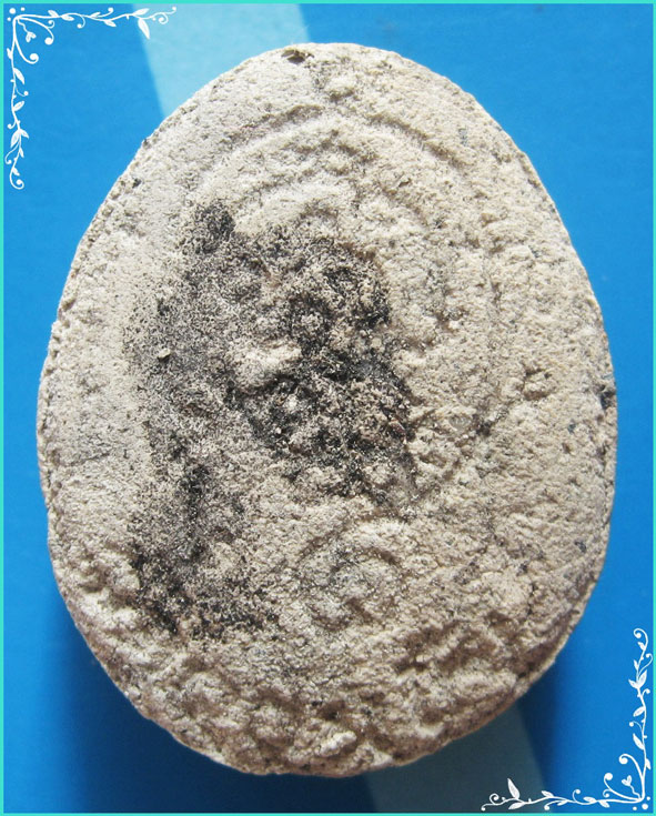 ..วัดดอนชัย ชพ. พระปิดตามหาลาภ เนื้อผงเก่าๆ หลังยันต์นอโม ปิดทอง..