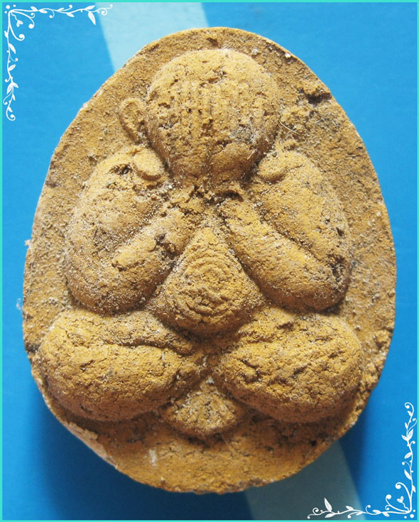 ..วัดดอนชัย ชพ. พระปิดตามหาลาภ เนื้อผงเก่าๆ หลังยันต์นอโม ปิดทอง..