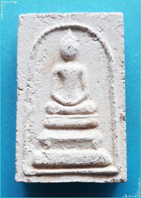 ..ลพ.บัว วัดแสวงหา พระสมเด็จ พิมพ์สามชั้น เนื้อผงเก่าๆ หลังยันต์สาม..