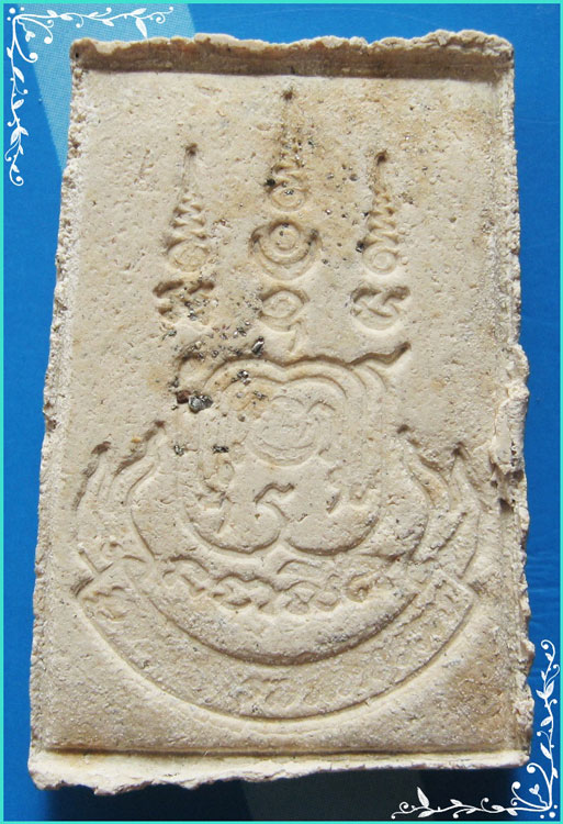 ..ลพ.โชติ วัดภูเขาแก้ว พระสมเด็จอาภัคโค พิมพ์สามชั้น เนื้อผงเก่าๆ หลังยันต์จม โรยผงแร่ ปี 29..