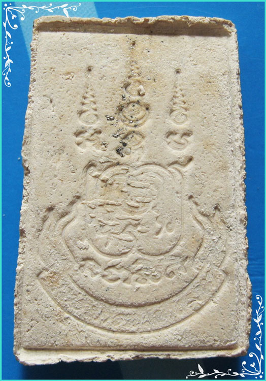 ..ลพ.โชติ วัดภูเขาแก้ว พระสมเด็จอาภัคโค พิมพ์สามชั้น เนื้อผงเก่าๆ หลังยันต์จม โรยผงแร่ ปี 29..