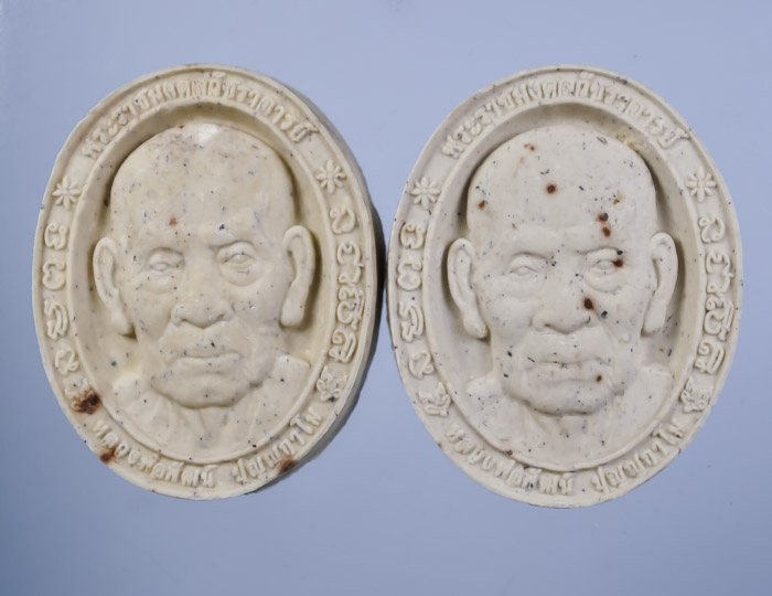 *พระผง รุ่นดวงเศรษฐี 100 ปี หลวงพ่อพัฒน์ คละเนื้อไปให้ เคาะเดียวแดง*