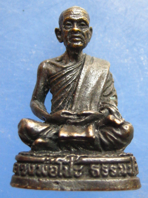 รูปหล่อ หลวงพ่อโป๊ะ วัดคอกควายใหญ่ นครสวรรค์