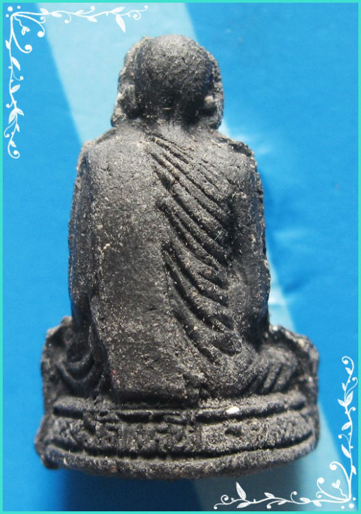 ..ลป.นนท์ วัดเหนือวน พระผงรูปเหมือน พิมพ์ลอยองค์รุ่นแรก เนื้อผงผสมผงใบลาน ปี 40..