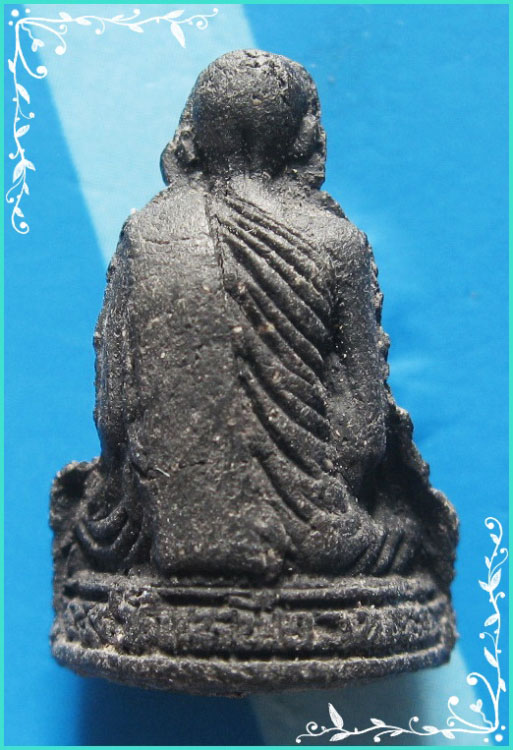 ..ลป.นนท์ วัดเหนือวน พระผงรูปเหมือน พิมพ์ลอยองค์รุ่นแรก เนื้อผงผสมผงใบลาน ปี 40..