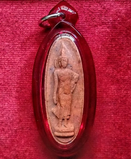 พระพุทธลีลา 25 ศตวรรษ เนื้อดินผสมแร่ ปี2500 พิธีใหญ่ท้องสนามหลวง ...เคาะเดียวแดง...