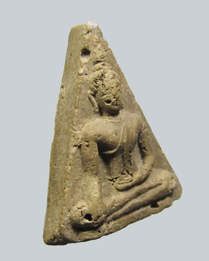 นางพญาหลวงพ่อบุญเทียม หลังปั๊มยันต์ตรีนิสิงเห วัดลาดหลุมแก้ว จ.ปทุมธานี