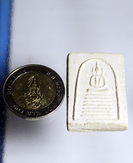 E621พระสมเด็จวัดประสาทบุญญาวาส ล้อพิมพ์วัดเกศไชโย 7 ชั้น เนื้อขาว ปี ๒๕๐๖ สภาพสวยๆ