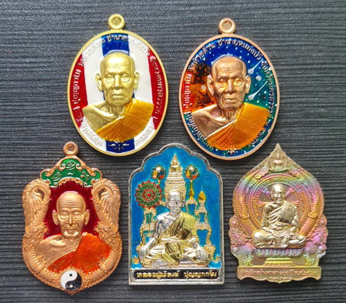 เคาะแรกแดง..คละรุ่น คละเนื้อ ชุดที่ ๙..รวม ๕ เหรียญ..ลพ.พัฒน์ วัดห้วยด้วน จ.นครสวรรค์ / จัดส่ง ems