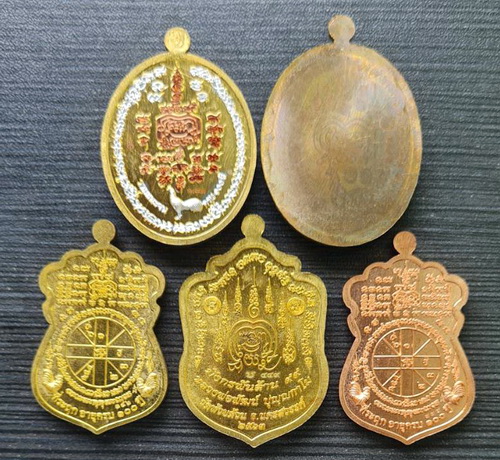 เคาะแรกแดง..คละรุ่น คละเนื้อ ชุดที่ ๑๐..รวม ๕ เหรียญ..ลพ.พัฒน์ วัดห้วยด้วน จ.นครสวรรค์ / จัดส่ง ems