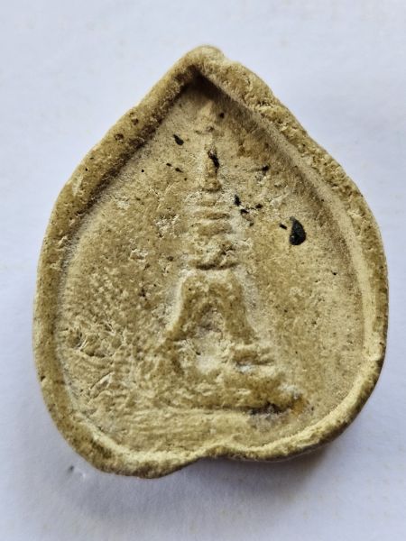 พระปิดตาหลวงพ่อบ๊วย วัดเครือวัลย์