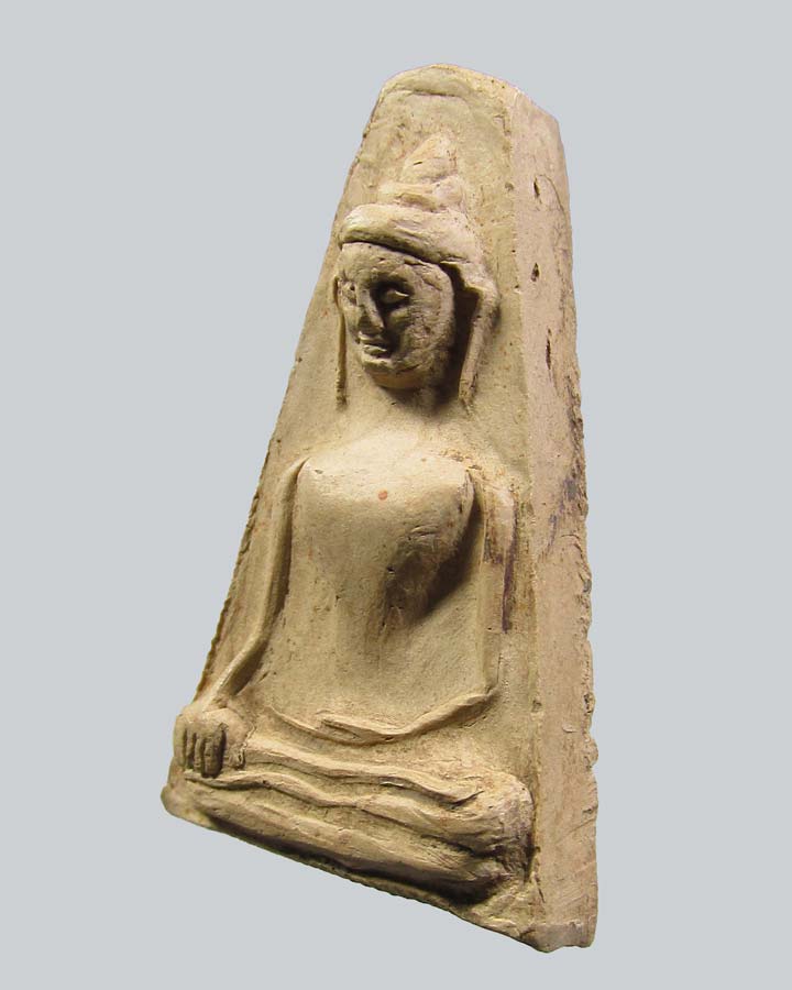 พระผงสุพรรณ ปลุกเสกอินเดีย เนื้อดิน ปี 2518 วัดพระศรีฯ จ.สุพรรณบุรี (หลวงปู่โต๊ะ หลวงพ่อสุด หลวงพ่อเ