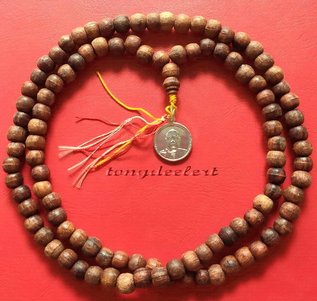 ประคำไม้ หลวงพ่ออุตตมะ วัดวังก์วิเวการาม จ.กาญจนบุรี สวยมากค่ะ