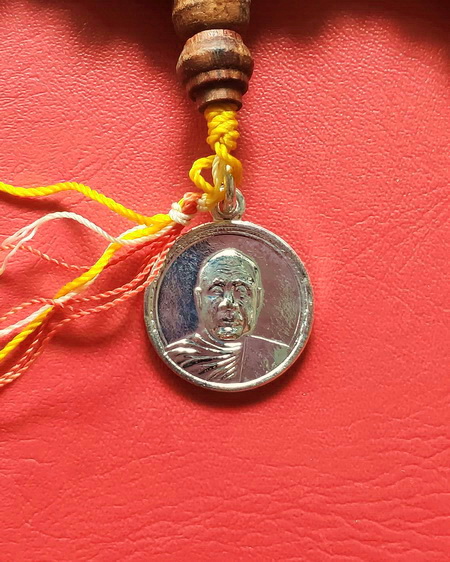 ประคำไม้ หลวงพ่ออุตตมะ วัดวังก์วิเวการาม จ.กาญจนบุรี สวยมากค่ะ