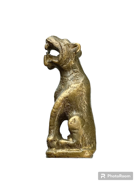  รูปหล่อเสือใหญ่ หลวงปู่ชอบ วัดเขารังเสือ จ. ราชบุรี ปี ๒๕๔๖