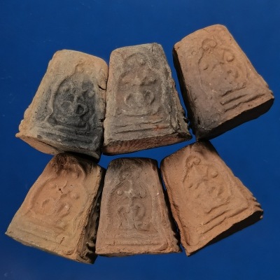 หลวงพ่อพริ้ง วัดบางปะกอก พิมพ์พรหม 4 หน้า เนื้อดิน