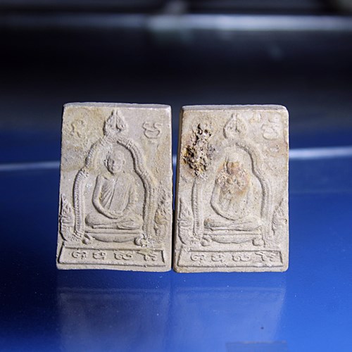 B784พระผงหลวงพ่อพร วัดดอนเมือง ปี2537 จำนวน 2 องค์ สภาพสวยๆ