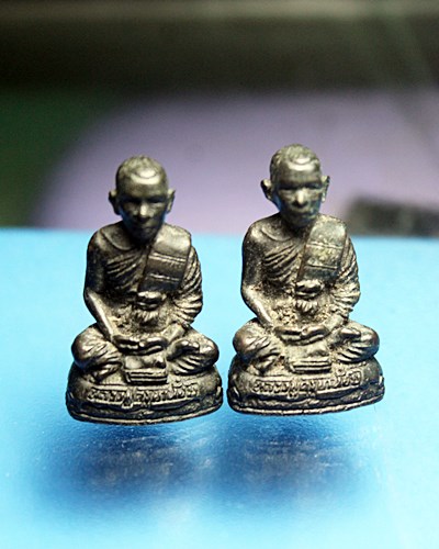 B424รูปหล่อ"รุ่นแรก"หลวงปู่ครูบาน้อย ปัญญาสโภ วัดป่าประชาสามัคคีสันติธรรม บ้านหว้า ต.บ้านหว้า อ.เมือ