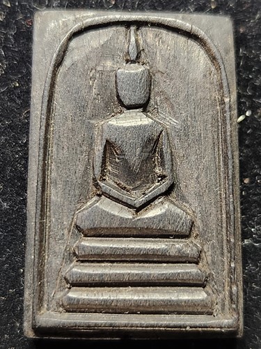 พระสมเด็จไม้งิ้วดำแกะ