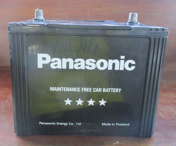 แบตเตอรี่ panasonic มือสอง สภาพดี ขนาด12v 65 A ขั้วR ปี2565