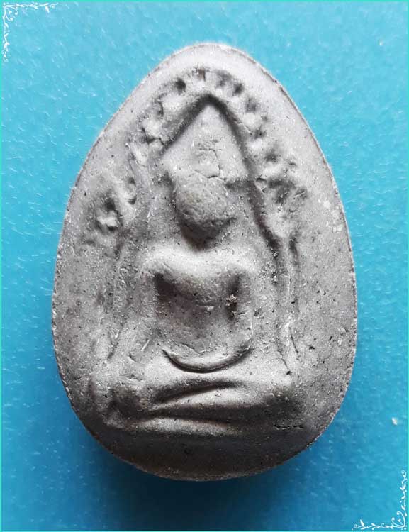 ..ลป.แย้ม วัดตะเคียน นบ. พระขุนแผน เนื้อผงเก่าๆ หลังยันต์ รุ่นแจกทาน โทนสีเทา..