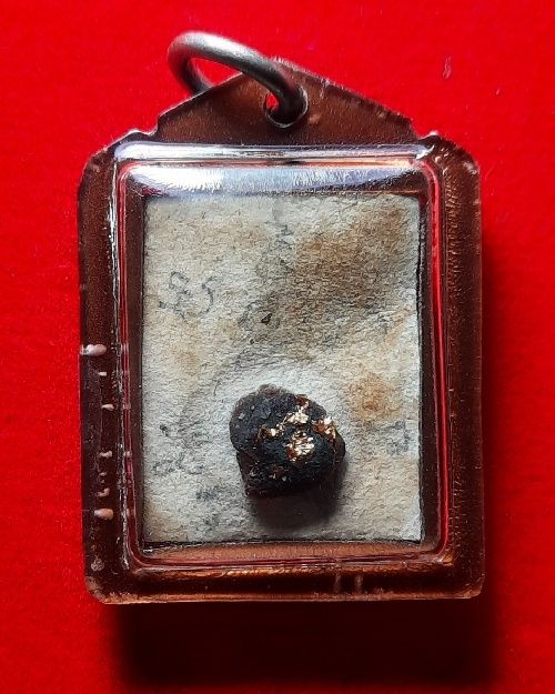 รูปถ่าย หลวงพ่อเอีย วัดบ้านด่าน  หลังนวด   เคาะแรกแดง